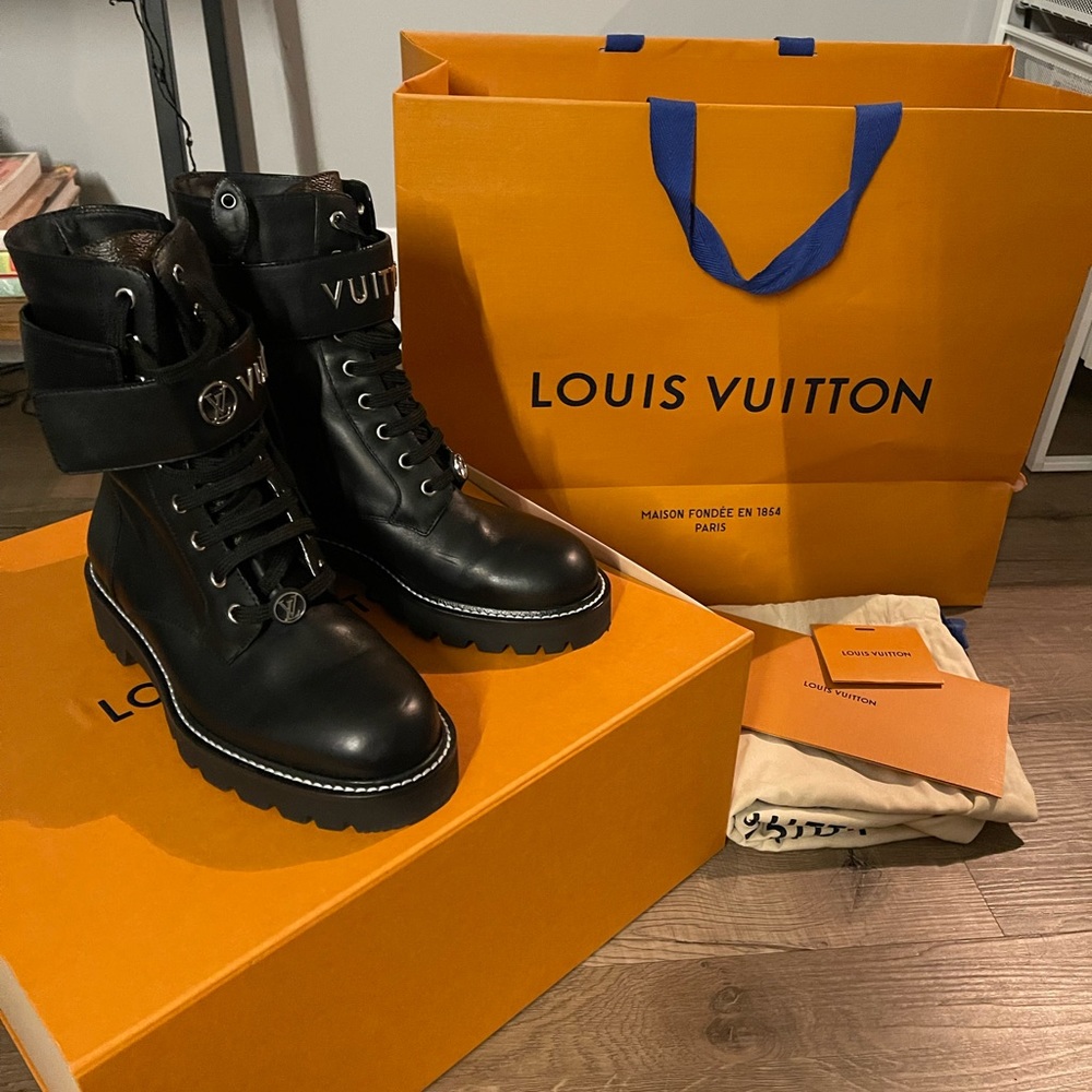 Louis Vuitton Flat Ranger Ankle Boots